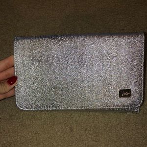 IT Cosmetics Makeup Brush Case